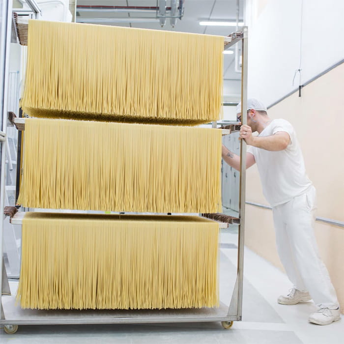 Schonende Trocknung der Spaghetti al bronzo Schonende Trocknung der Spaghetti al bronzo